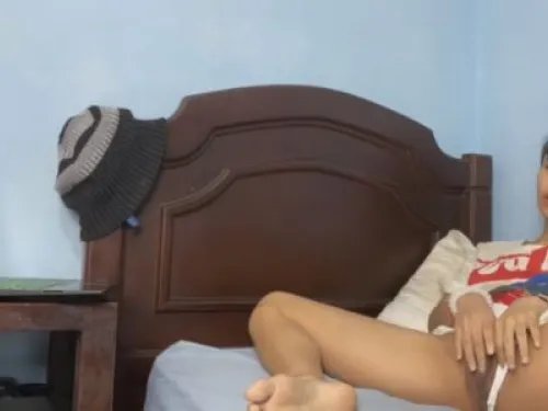 Udah Gatahan Banget Pengen Dimasukin Ujungnya Colmek Sambil Nonton Bokep